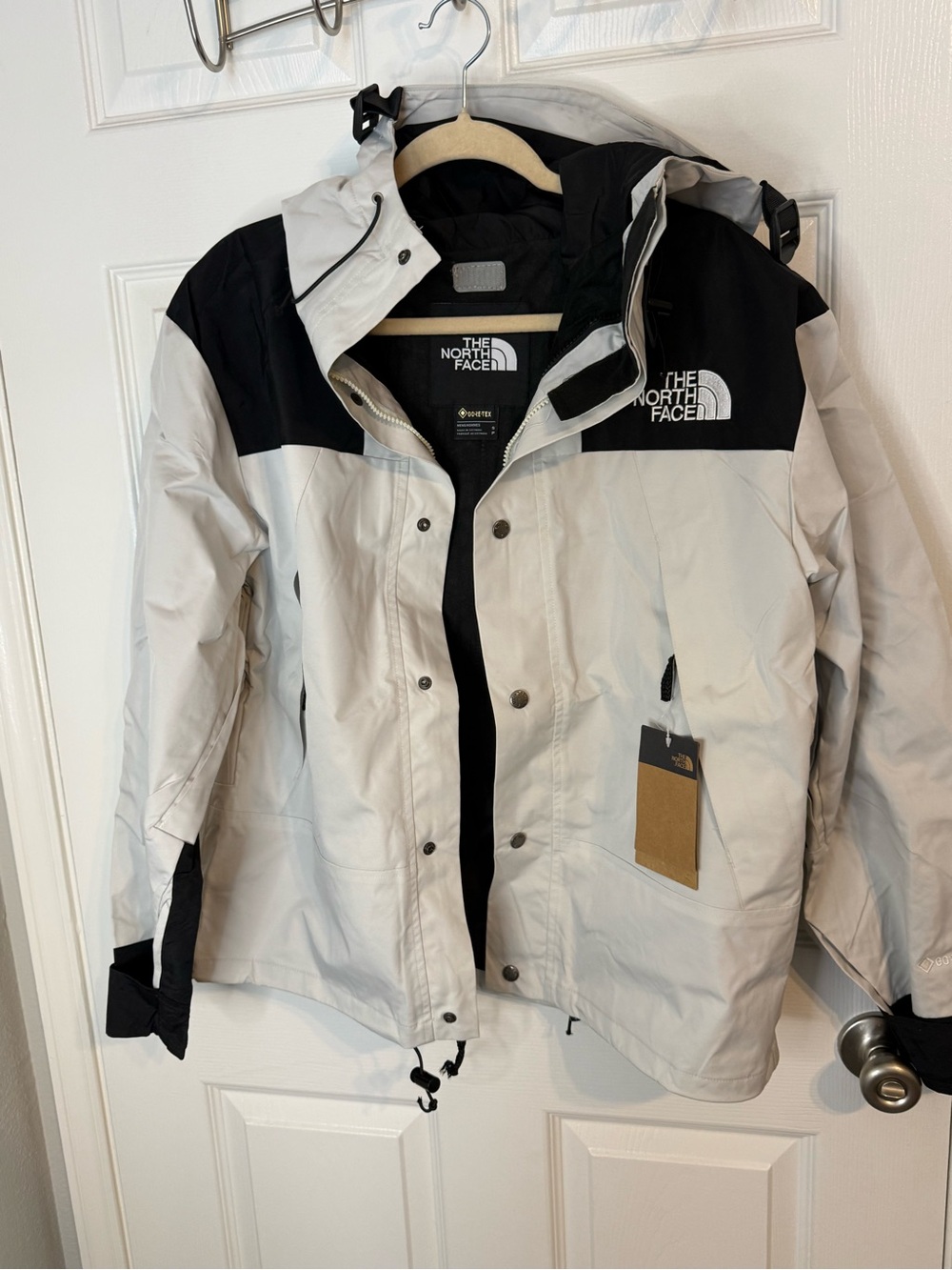 The North Face Women's Two-Tone Ski Jacket - Light Gray & Black